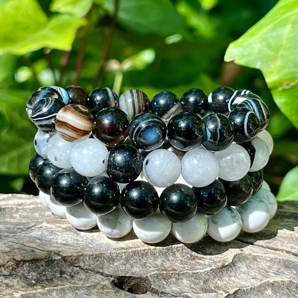 10mm‎ black and white bracelet